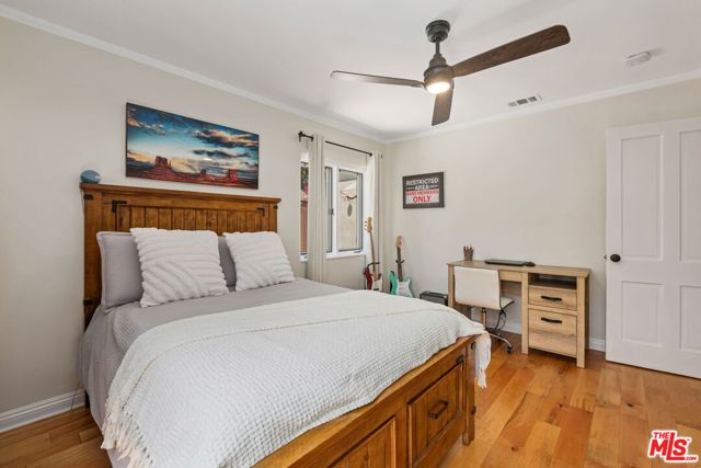 521 S Parish Place, Burbank CA: https://media.crmls.org/mediaz/dcf06cf0-7925-4f2f-afa3-7e1cfb686389.jpg