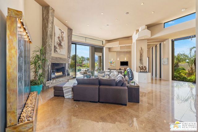 4 Paradise Cove Court, Rancho Mirage CA: https://media.crmls.org/mediaz/dcf101d1-40a0-4cec-b81b-210a46a05a77.jpg