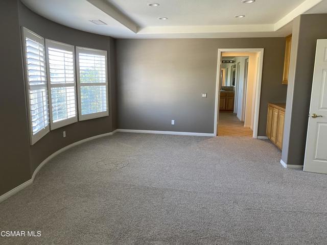 3082 Eaglewood Avenue, Thousand Oaks CA: https://media.crmls.org/mediaz/dcf11bdc-5b41-460e-be17-c6cfbb59bafc.jpg