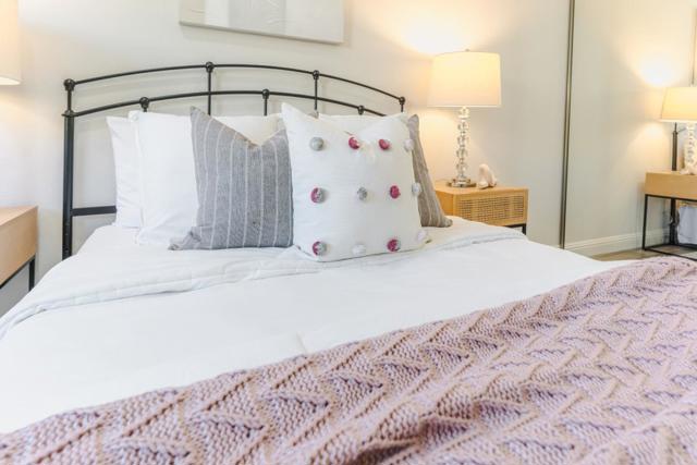 4898 Rue Bordeaux, San Jose CA: https://media.crmls.org/mediaz/dcf18496-0c47-4de4-af30-317a4d1908e9.jpg