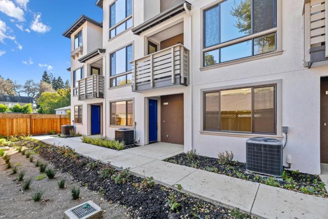 951 Woodside Road, Redwood City CA: https://media.crmls.org/mediaz/dcf19778-43c4-40cd-9b57-718414ed1d99.jpg