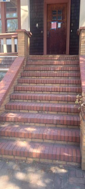 1059 Santa Clara Ave, Alameda CA: https://media.crmls.org/mediaz/dcf1e1be-85c2-413c-8eb6-a4eb3e05a281.jpg
