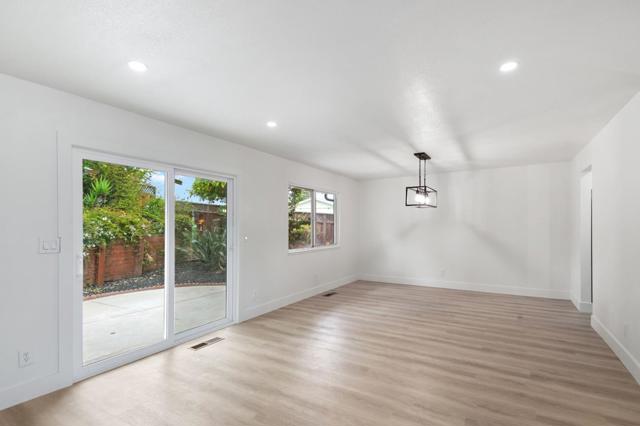 16 Melwood Court, Watsonville CA: https://media.crmls.org/mediaz/dcf241a2-eaad-44e0-a96d-bfd09fb2cf4b.jpg
