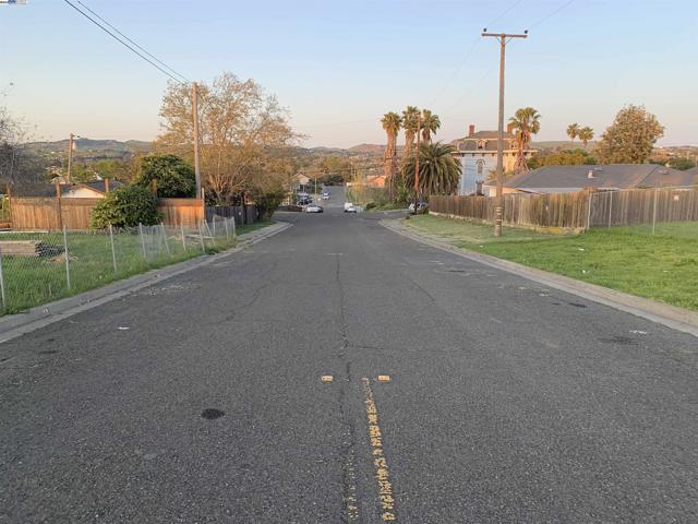 502 3rd. St., Vallejo CA: https://media.crmls.org/mediaz/dcf257df-407d-43e2-b520-86a1c93343b8.jpg