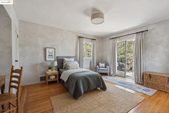 305 The Uplands, Berkeley CA: https://media.crmls.org/mediaz/dcf26056-6abb-4f34-b13a-721d29e61557.jpg