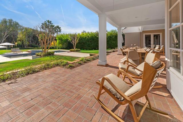 16625 Via Lago Azul, Rancho Santa Fe CA: https://media.crmls.org/mediaz/dcf27f73-d26e-457e-9966-0ff1743e0106.jpg