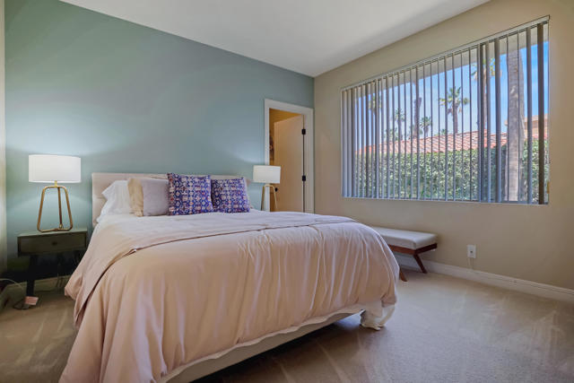 425 Desert Holly Drive, Palm Desert CA: https://media.crmls.org/mediaz/dcf318df-1f20-4aea-9210-441ae02036ad.jpg