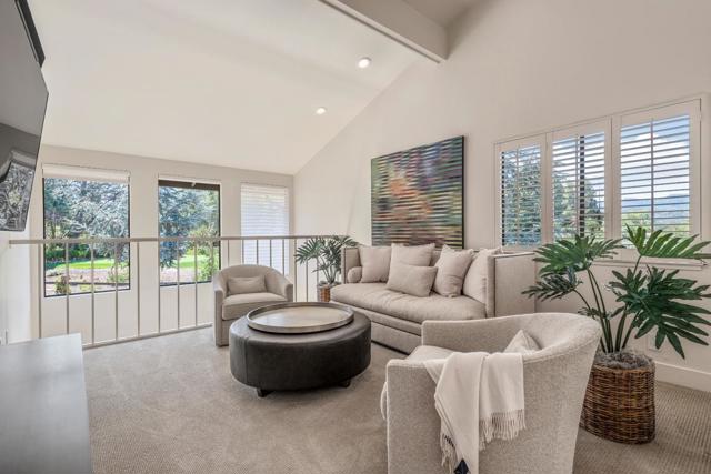 700 Sand Hill Circle, Menlo Park CA: https://media.crmls.org/mediaz/dcf36ea7-1c9f-432e-a7a5-0736bd1cf6dc.jpg