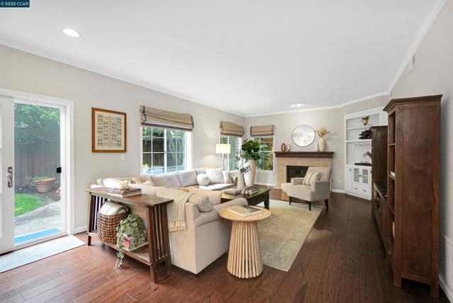 405 Triomphe Ct, Danville CA: https://media.crmls.org/mediaz/dcf54206-ad05-41c5-ae8a-eafcfcc5e1b9.jpg