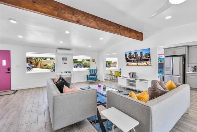 963 S Paseo Caroleta, Palm Springs CA: https://media.crmls.org/mediaz/dcf60ed7-f538-452e-a152-36334ae98ca0.jpg