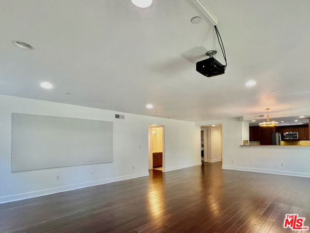 7249 Franklin Avenue, Los Angeles CA: https://media.crmls.org/mediaz/dcf629c7-7b75-4083-ab25-d4eacf9f39e4.jpg