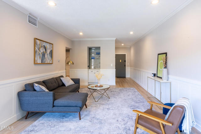 Detail Gallery Image 6 of 26 For 5135 Zelzah Ave #107,  Encino,  CA 91316 - 2 Beds | 2 Baths