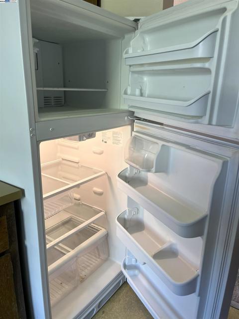 3751 Harrison St, Oakland CA: https://media.crmls.org/mediaz/dcf6cb17-7b05-4769-bfe5-43c01ccacdbc.jpg