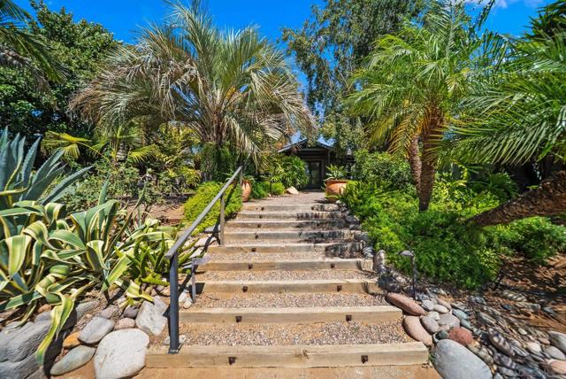 1767 Wind River Road, El Cajon CA: https://media.crmls.org/mediaz/dcf70cc4-27e2-4749-a7f4-054c52299387.jpg