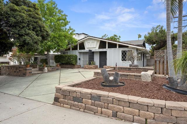 4316 Haines St, San Diego CA: https://media.crmls.org/mediaz/dcf74e9a-5675-485f-8842-04041af3cf0d.jpg