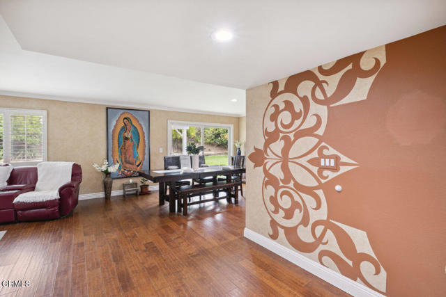Detail Gallery Image 12 of 29 For 1519 Lyndhurst Ave, Camarillo,  CA 93010 - 4 Beds | 2 Baths