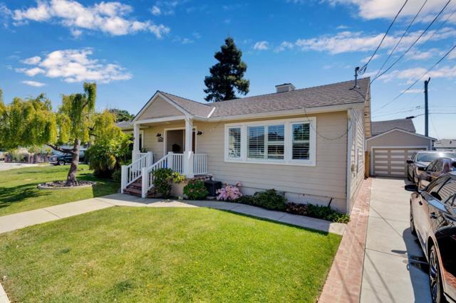 1418 Bradley Court, San Mateo CA: https://media.crmls.org/mediaz/dcf79599-7425-454f-8df1-32660d5e15d5.jpg