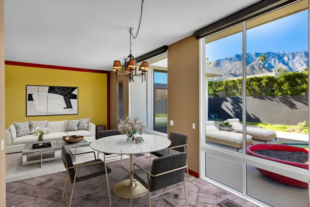 130 W Racquet Club Road #511, Palm Springs, CA 92262