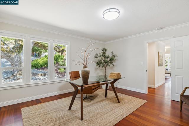561 Morecroft Road, Lafayette CA: https://media.crmls.org/mediaz/dcf86387-55e0-4372-bd62-82e924a16543.jpg