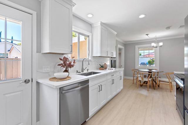 2377 Manhattan Place, Santa Clara CA: https://media.crmls.org/mediaz/dcfa1986-5491-424e-ba39-a4d5969d55ff.jpg