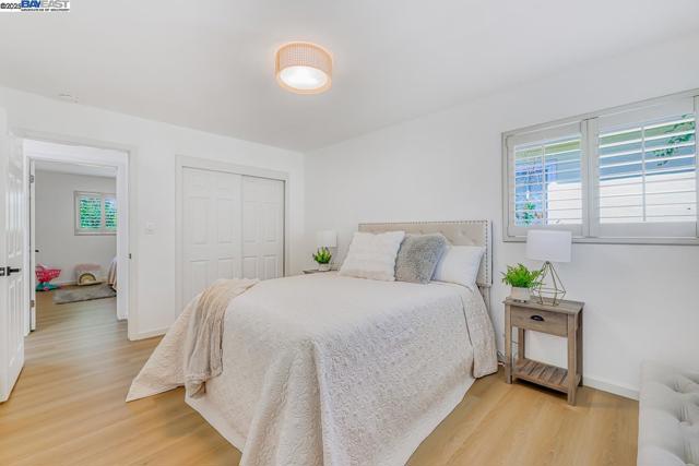 Image 35 of 58 For 1848 Trym St