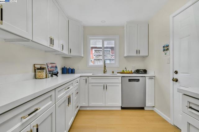 1541 Merced Street, Richmond CA: https://media.crmls.org/mediaz/dcfb5000-d521-44f2-8848-a95b79a6d5f0.jpg