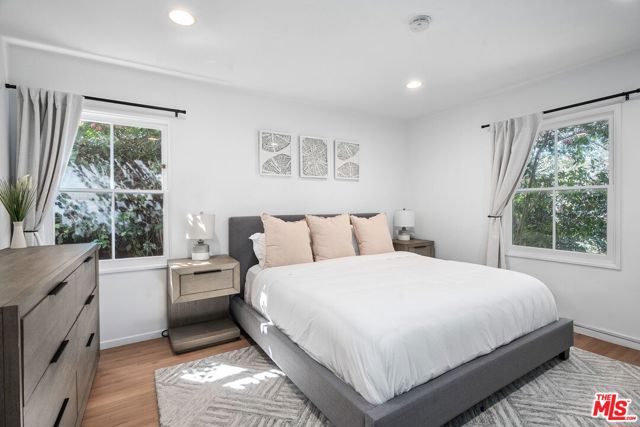 11319 Rose Avenue, Los Angeles CA: https://media.crmls.org/mediaz/dcfbf8db-ac67-4406-bbba-c13f918be160.jpg