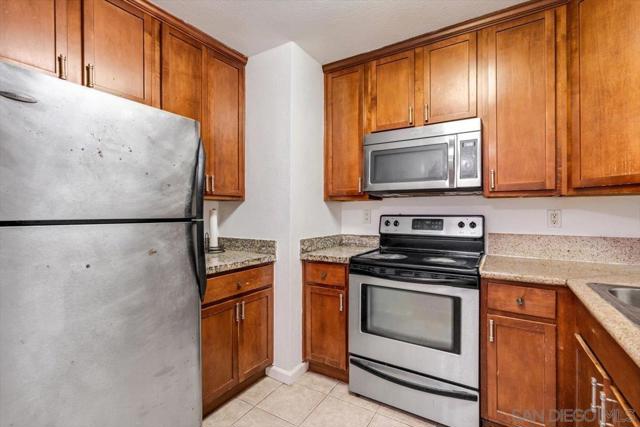 Image 8 of 30 For 1350 Escondido Blvd  37