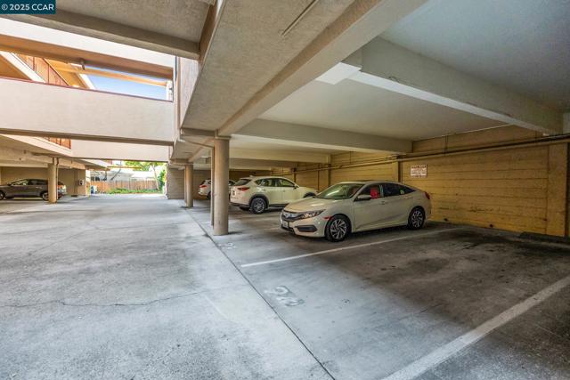 1600 Carmel Drive, Walnut Creek CA: https://media.crmls.org/mediaz/dcfc2830-6961-4b8a-9bbf-6d077970d8de.jpg