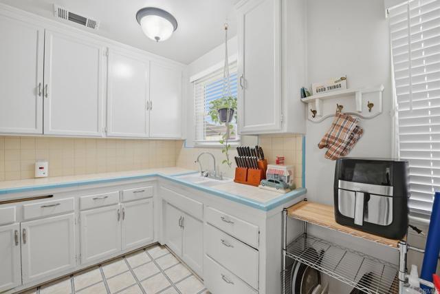 Detail Gallery Image 7 of 24 For 6974 Capistrano Way, Riverside,  CA 92504 - 3 Beds | 1 Baths