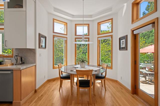 45221 Rutherford Ter, Fremont CA: https://media.crmls.org/mediaz/dcfd84ba-0af5-4023-b222-6241e786f863.jpg
