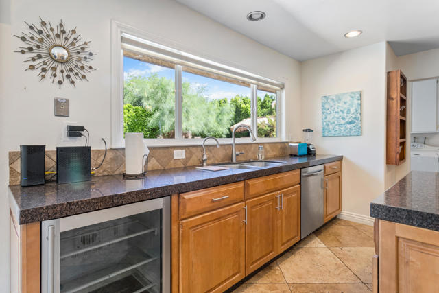 Image 22 of 77 For 502 Molino Road