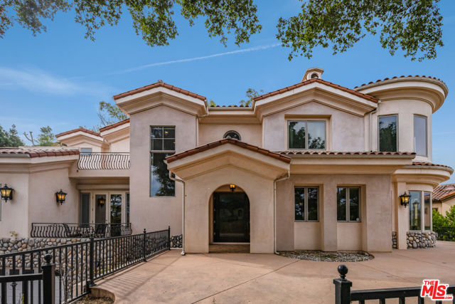 868 Braewood Court, South Pasadena CA: https://media.crmls.org/mediaz/dcfe0304-ba1e-4796-aee2-9715805cabb0.jpg