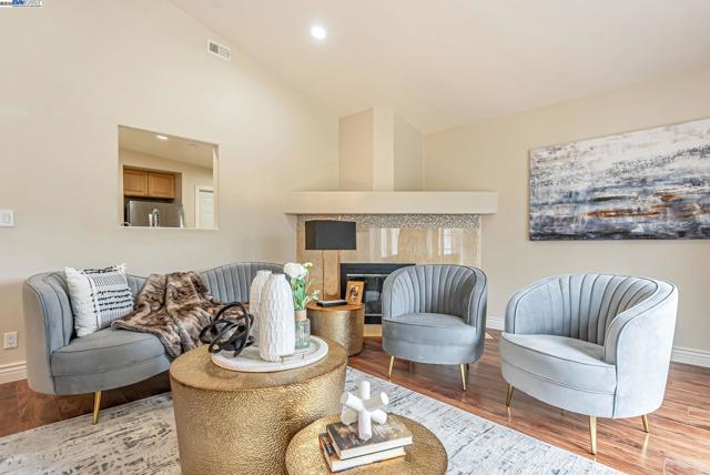 3757 Savannah Rd, Fremont CA: https://media.crmls.org/mediaz/dcfe2163-cb30-4d4b-9203-3a11da2b16a5.jpg