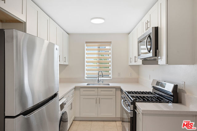 2638 S Barrington Avenue, Los Angeles CA: https://media.crmls.org/mediaz/dcfe47ee-fba7-45a8-bcf6-5a2d6391f342.jpg