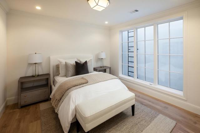 1310 Bay Laurel Drive, Menlo Park CA: https://media.crmls.org/mediaz/dcfe92ef-d9cf-44cc-b929-b9a94d998994.jpg