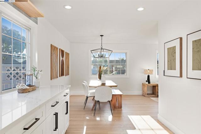 2656 Hilton St, Union City CA: https://media.crmls.org/mediaz/dcfea375-c7eb-4301-a063-5b450bb2a041.jpg