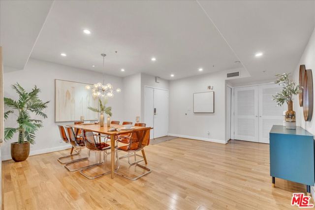 4426 VENTURA CANYON Avenue, 102 photo 8
