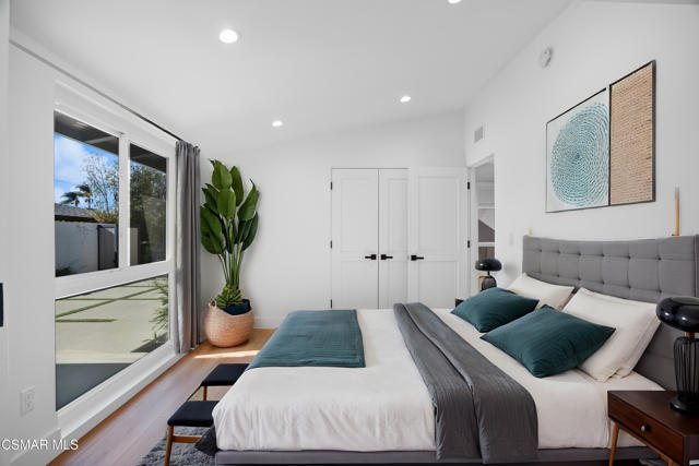 7806-23 - Bedroom - Modern - 0