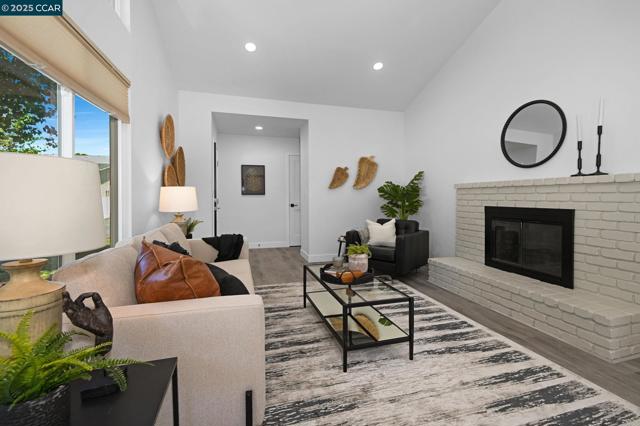 1933 Oak Park Blvd, Pleasant Hill CA: https://media.crmls.org/mediaz/dcfec0ee-f9fe-4ecf-a111-b483a80dfc8c.jpg