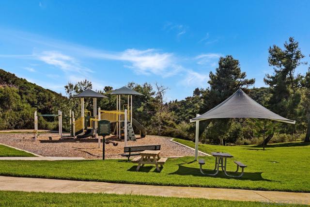 6645 Caminito Scioto, La Jolla CA: https://media.crmls.org/mediaz/dcff635a-9756-4100-9458-0abb87c066c5.jpg