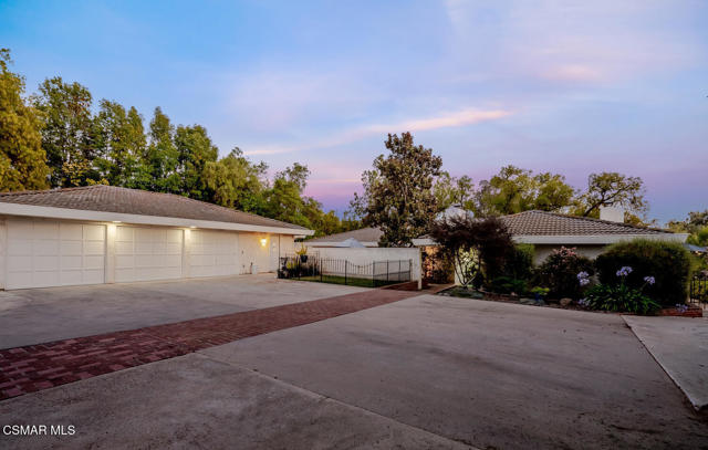 356 Laguna Terrace, Simi Valley CA: https://media.crmls.org/mediaz/dcffeb50-eefd-4872-baf3-e9ca7f01b9f7.jpg