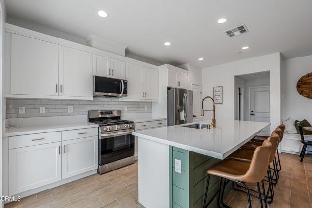 Detail Gallery Image 6 of 34 For 246 San Miguel Island Dr, Camarillo,  CA 93012 - 4 Beds | 2/1 Baths