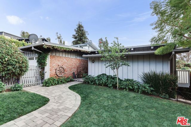 3629 Serra Road photo 2
