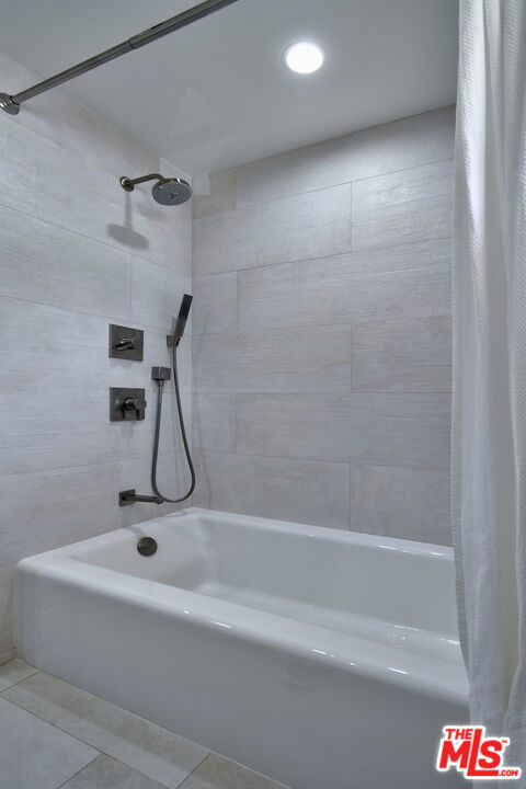 23637 Park Belmonte, Calabasas CA: https://media.crmls.org/mediaz/dd006564-a3a3-4a11-9143-5624cf74414b.jpg