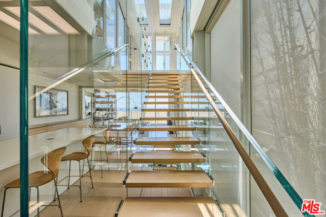 1267 Palisades Beach Road, Santa Monica CA: https://media.crmls.org/mediaz/dd00f3ff-3c3e-4ea4-b7d0-030eac8dab6f.jpg