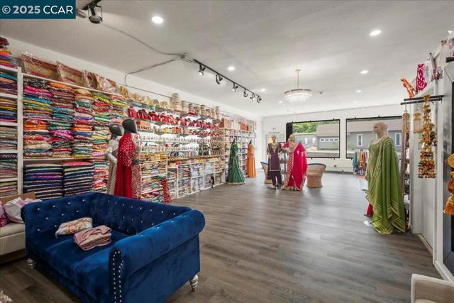 4955 Appian Way, El Sobrante CA: https://media.crmls.org/mediaz/dd010757-d040-4854-a019-e00568647efc.jpg