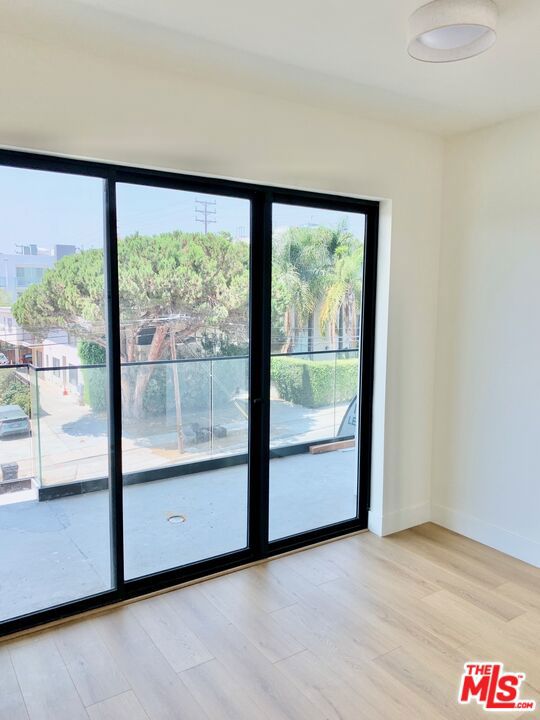 1822 Overland Avenue, Los Angeles CA: https://media.crmls.org/mediaz/dd018136-bfef-489e-b35e-4b6349eb3b94.jpg