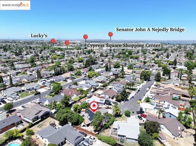 1359 Port Ct, Oakley CA: https://media.crmls.org/mediaz/dd02a93d-44a0-4edb-a4e7-ba23d3604b10.jpg
