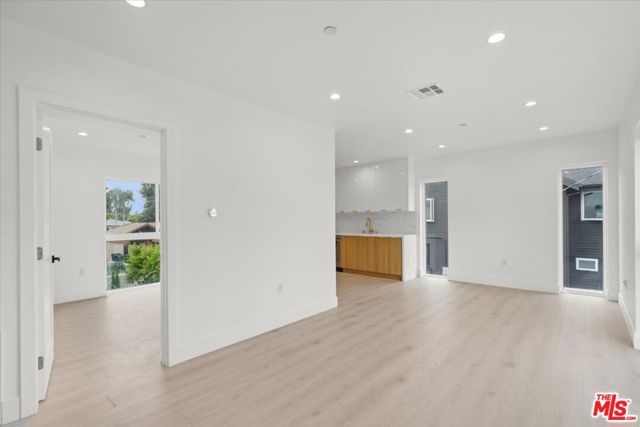 4922 S Centinela Avenue, Los Angeles CA: https://media.crmls.org/mediaz/dd040053-ea8c-49f2-8989-8425506ba8c5.jpg